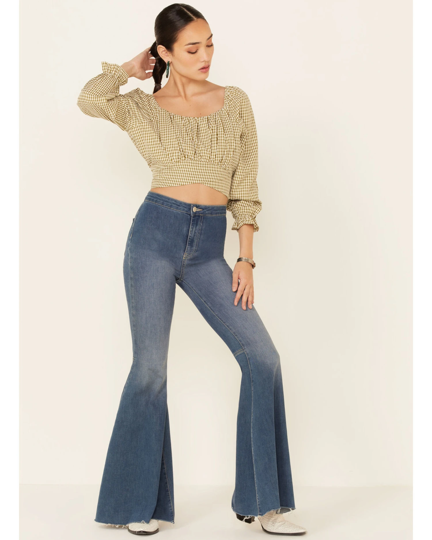 Beyond The Radar Women's Gingham Print Tie Back Crop Top - Image 2