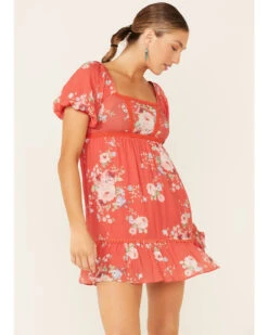 A Collective Story Women's Coral Floral Peasant Tiered Dress