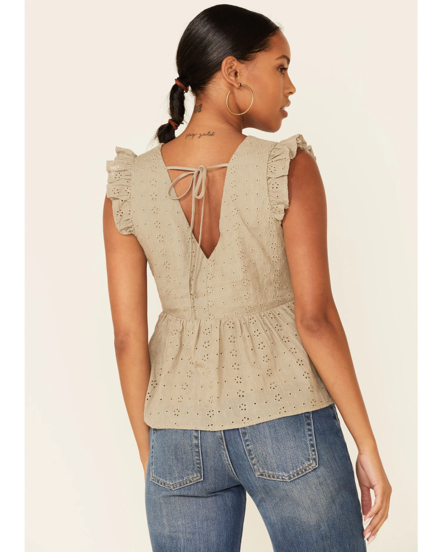 Wishlist Women's Gucci Eyelet Ruffle Surplice Short Sleeve Babydoll Top - Image 4