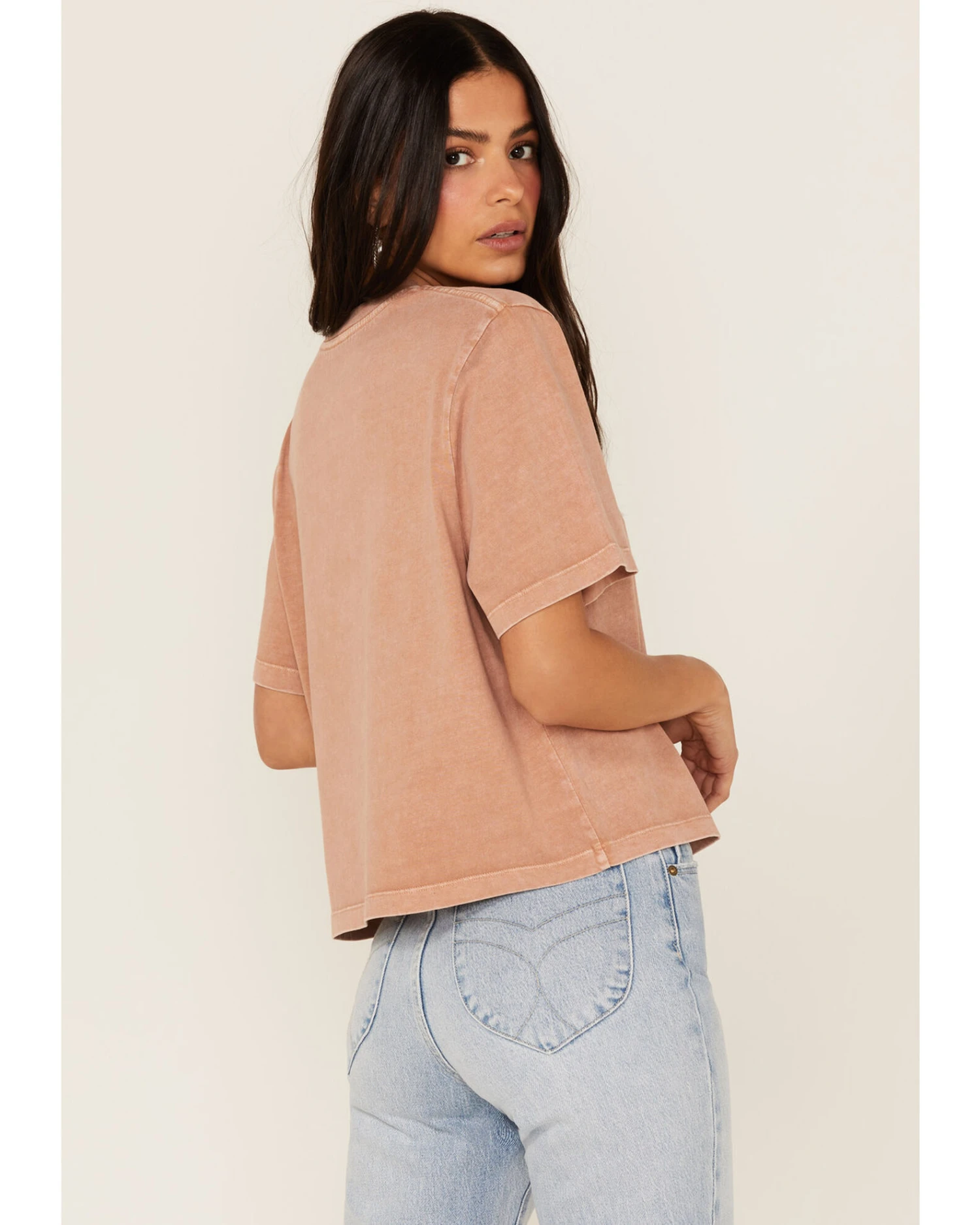 Cleo + Wolf Women's Beer Garden Graphic Boxy Crop Tee - Image 4