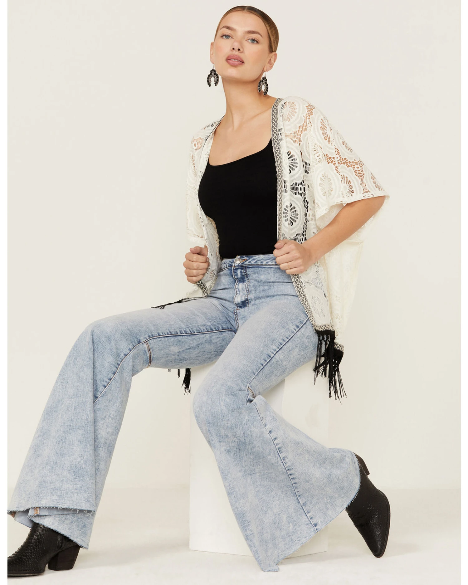 Wild Moss Women's Lace Contrast Fringe Kimono