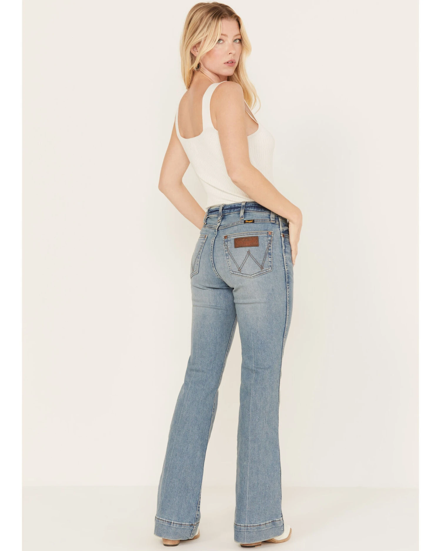 Wrangler Retro Women's Light Wash High Rise Emma Jean Trouser Jean - Image 3