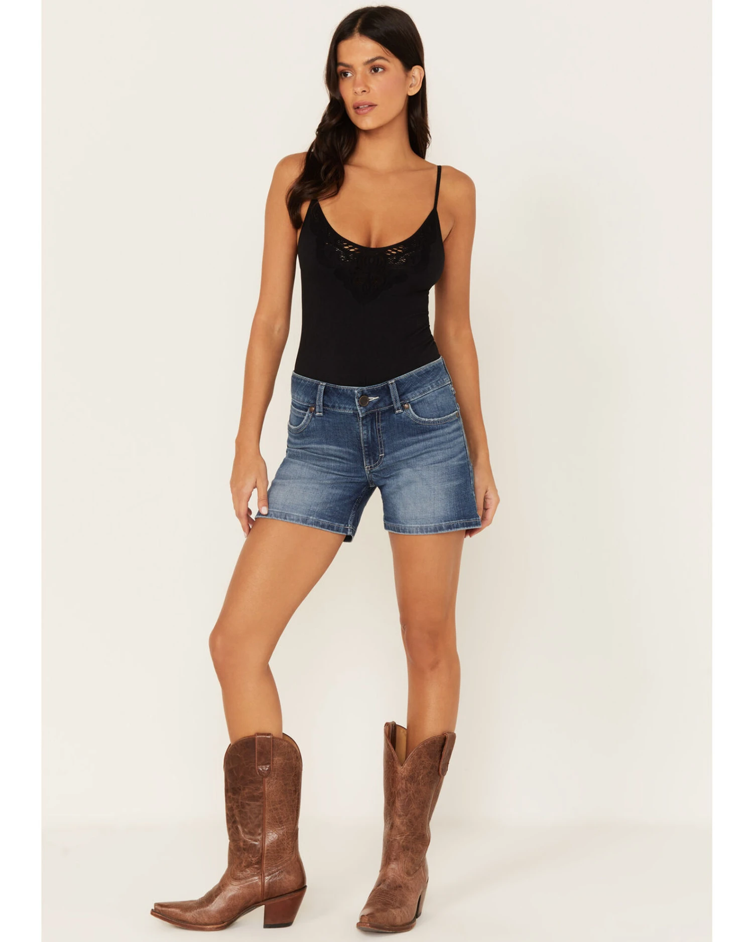 Wrangler Retro Women's Medium Wash Mid Fold Shorts