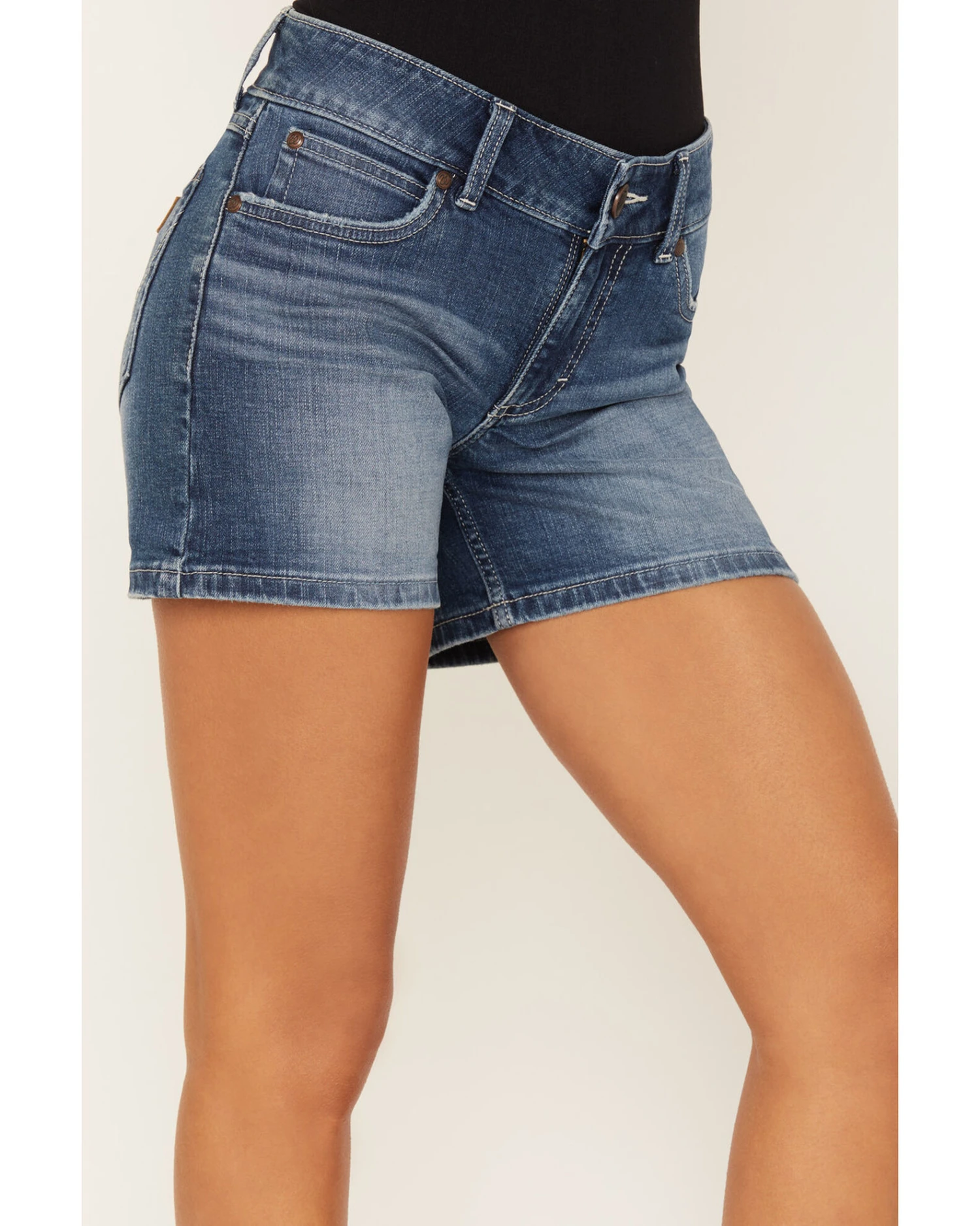 Wrangler Retro Women's Medium Wash Mid Fold Shorts - Image 2