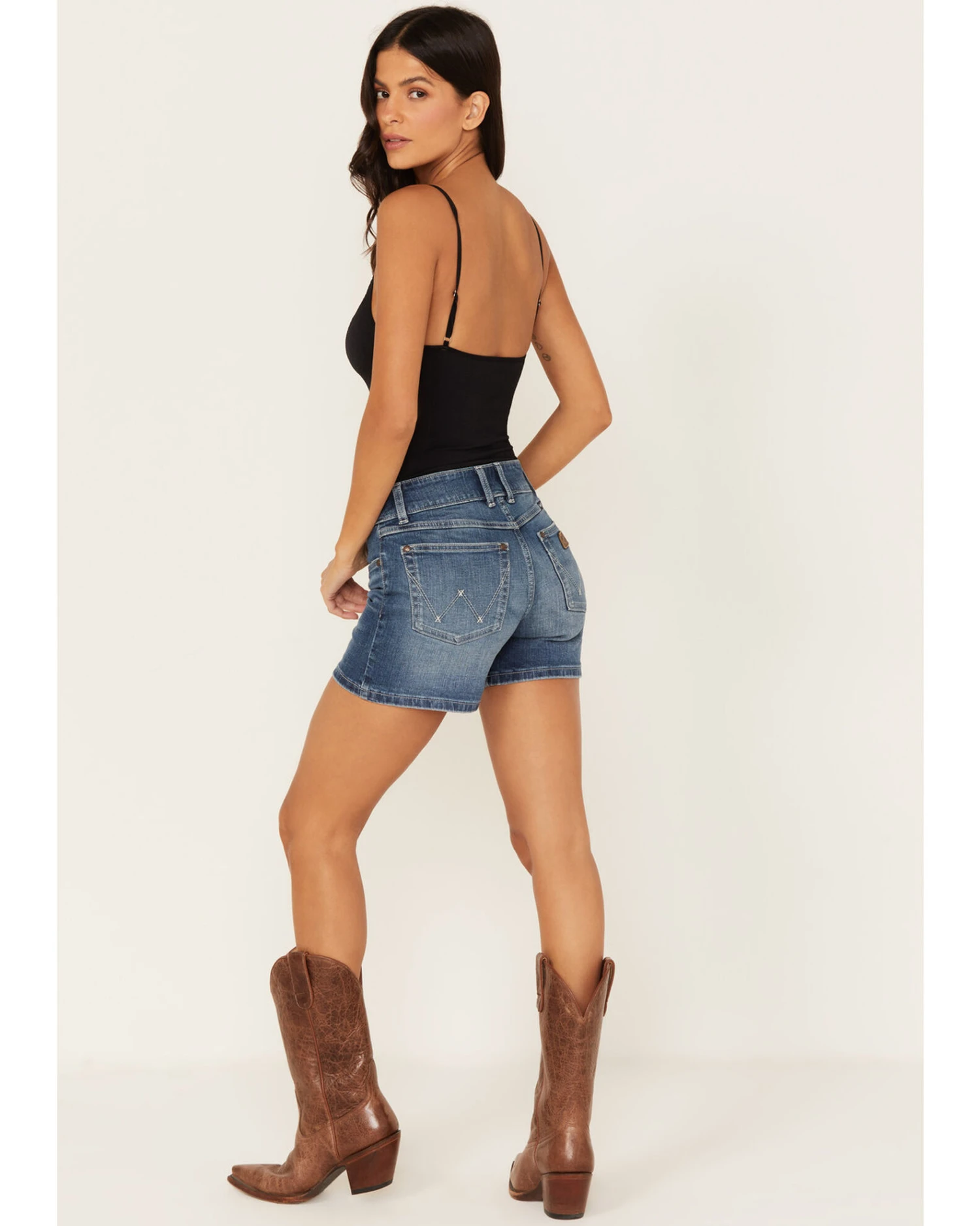 Wrangler Retro Women's Medium Wash Mid Fold Shorts - Image 3