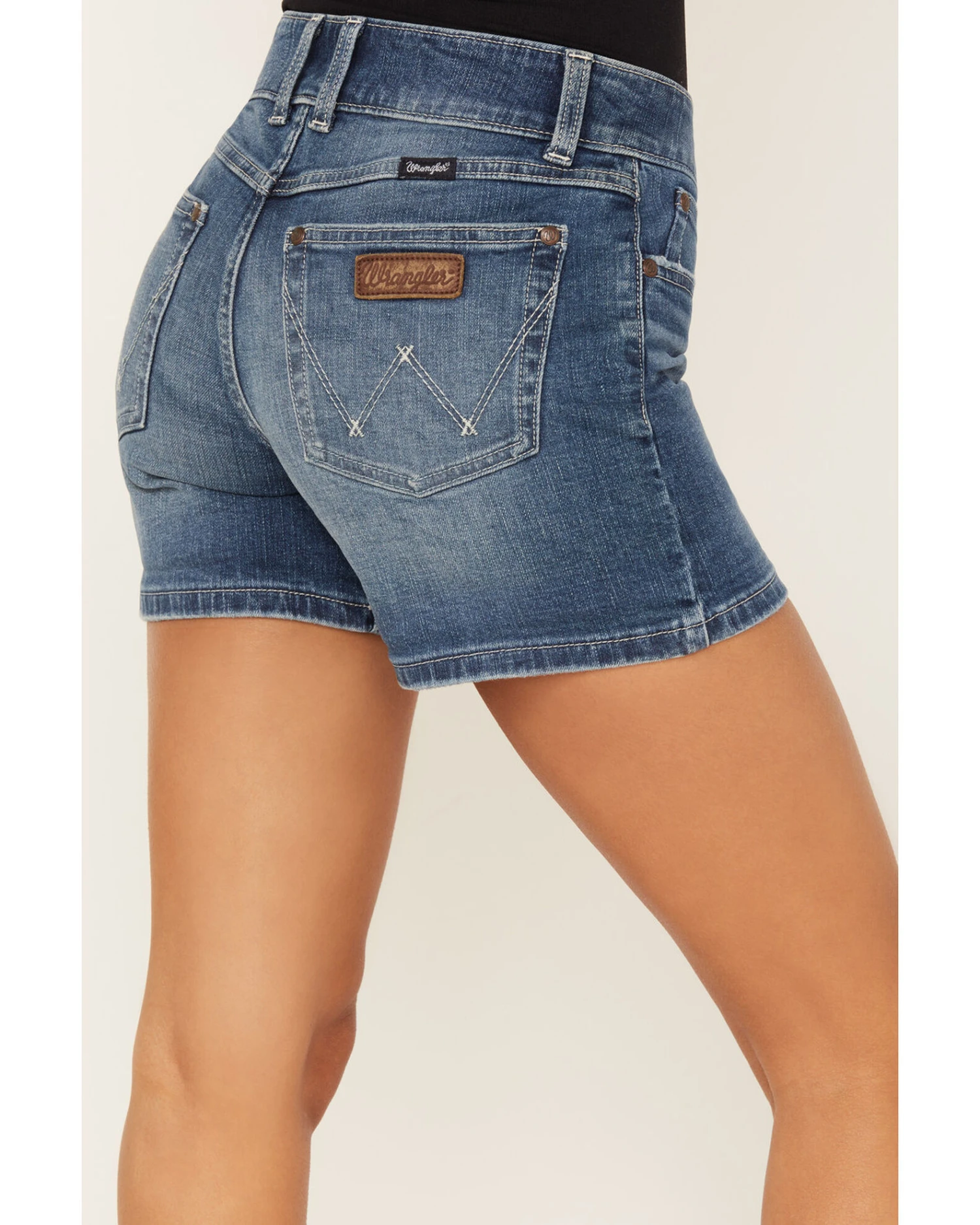 Wrangler Retro Women's Medium Wash Mid Fold Shorts - Image 4