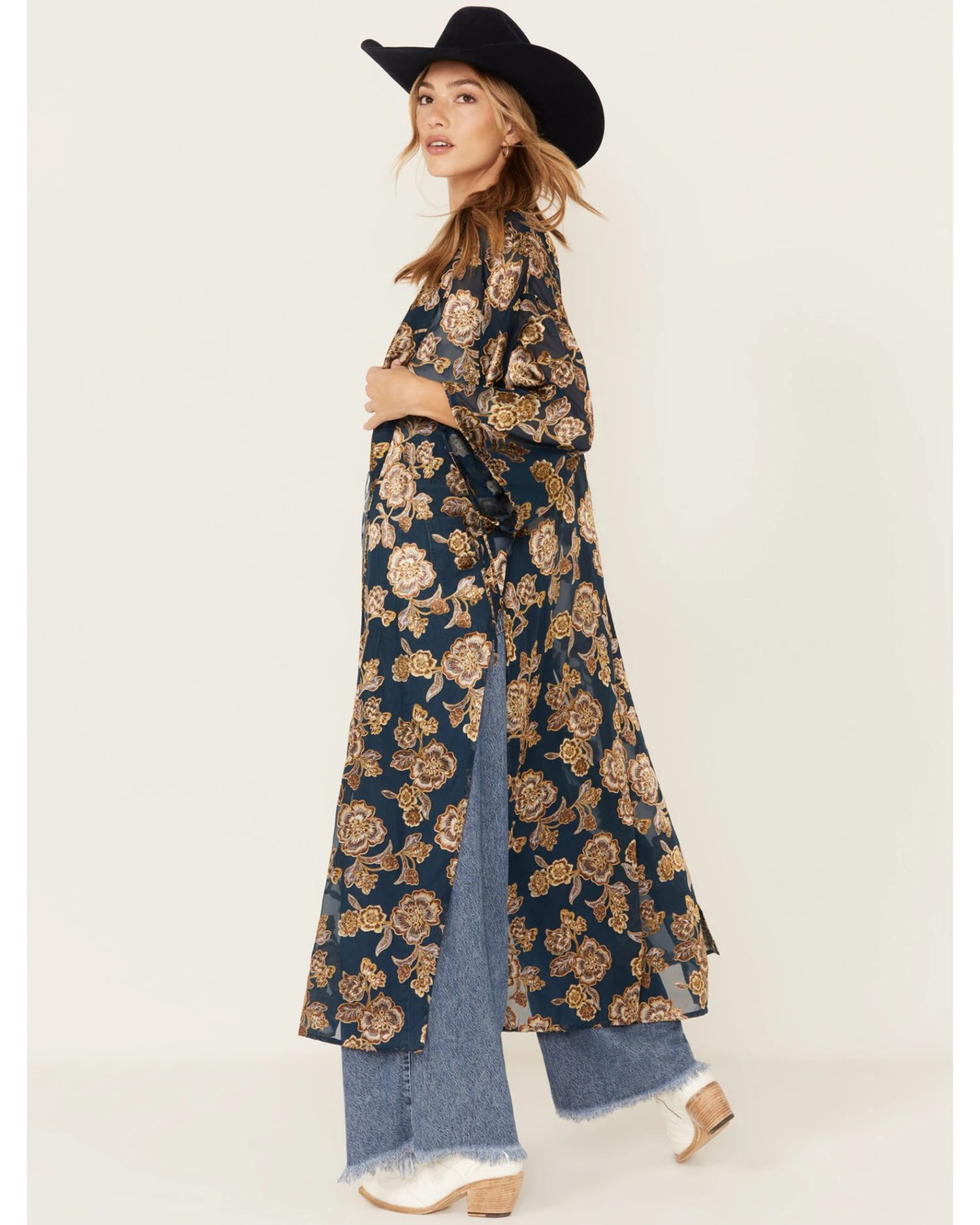 Shyanne Women's Burnout Floral Print Kimono - Image 4